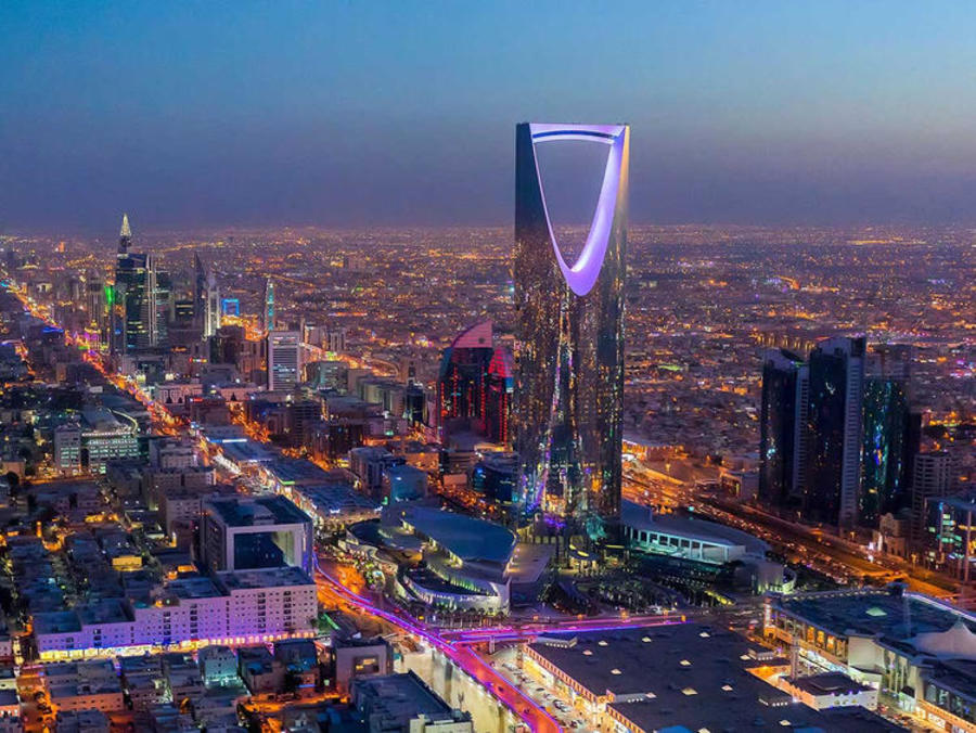 الأنشطة غير النفطية تقود الاقتصاد السعودي للنمو بنسبة 3.8% في الربع الأول