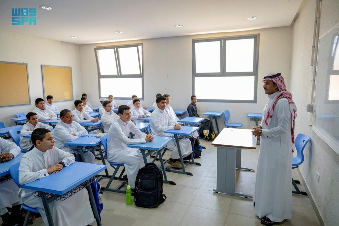 السعودية: السماح للمعلمين بممارسة الدروس الخصوصية