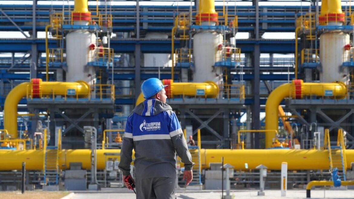 انخفاض إيرادات روسيا من النفط والغاز بـ 36% خلال مايو