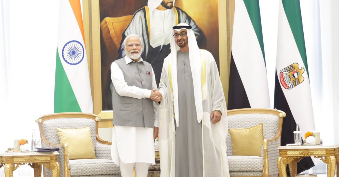 الإمارات والهند تتفقان على تسوية المعاملات التجارية بالروبية والدرهم