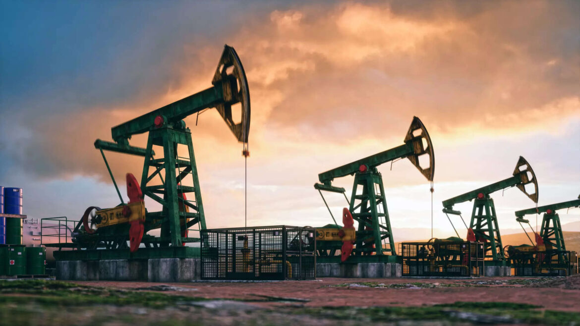 النفط عند أعلى مستوى في 2023 وسط توقعات بنقص الإمدادات