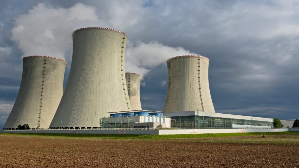 بدء أعمال صب خرسانة المفاعل الرابع بمحطة الضبعة النووية في مصر